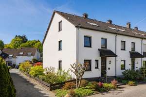 Wohnkomfort auf drei Ebenen: Gepflegtes Reihenendhaus in beliebter Lage! – Die vollständige Adresse der Immobilie erhältst du vom Anbieter., 33619 Dornberg, Bielefeld – Vorschaubild 3