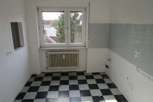 F-Bornheim, helle, ruhige, modernisierte 5-ZW. mit 2 Balkonen und 2 Tgl.-Bädern, Tel. 06074 6608580 – 60385 Bornheim, Frankfurt am Main – Vorschaubild 6