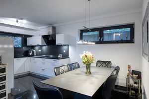 Schönes 4-Zimmer-Einfamilienhaus in Wuppertal mit perfekter Aussicht, Terrasse, Garage & Stellplatz – Wuppertal – Vorschaubild 8