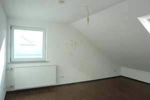 NUR FÜR STUDENTEN-/INNEN - Zimmer in 3er-WG in einem Studentenwohnheim in Reutlingen – August-Bebel-Straße 17, 72762 Reutlingen-Mitte, Reutlingen – Vorschaubild 2