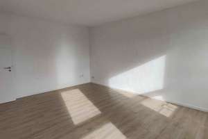Sonnige, familienfreundliche 4 Raum Wohnung mit EBK und großem Garten, ruhig und zentrumsnah – Turnstraße 5, 9126 Bernsdorf, Chemnitz – Vorschaubild 3