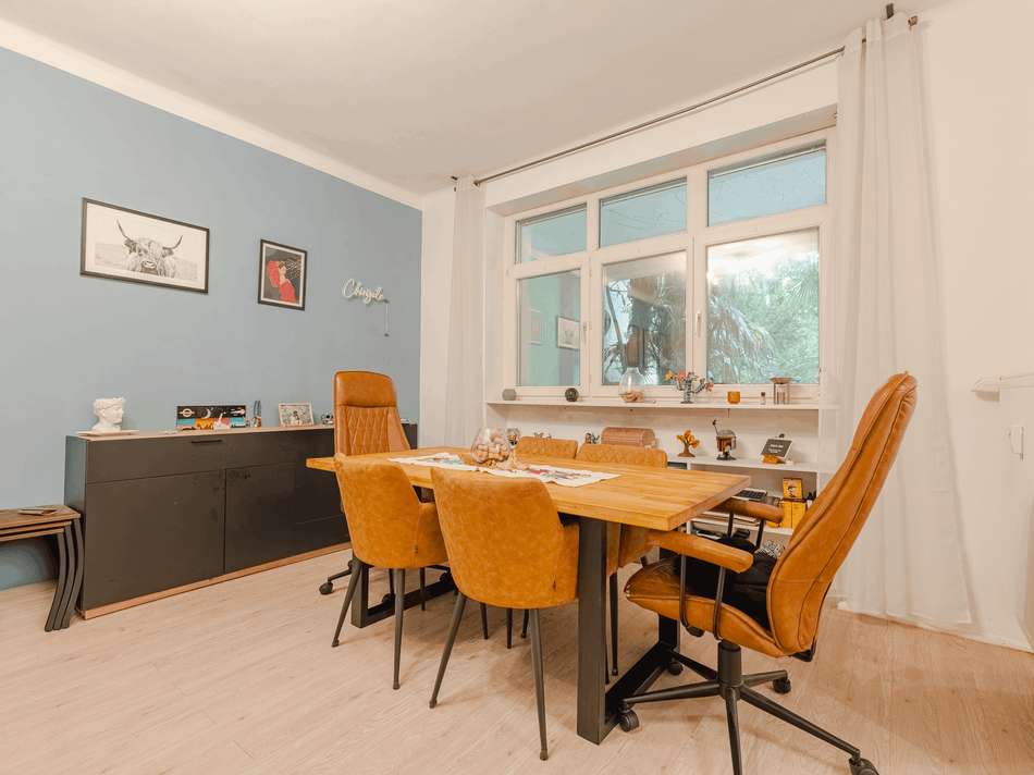 Heller Essbereich im offene...