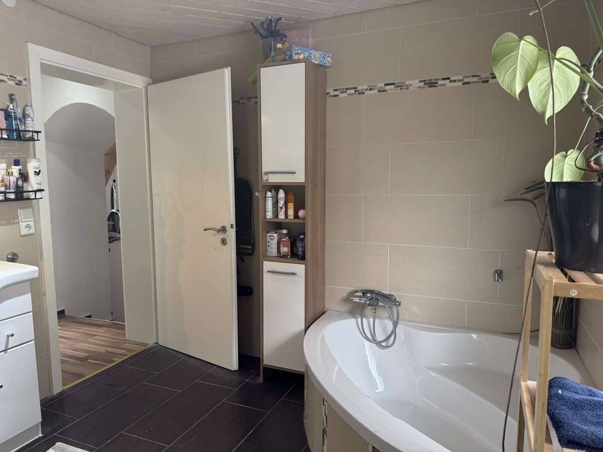 Immobilie in Kleines Wiesental - Wohnen im Grünen - saniertes Bauernhaus - Bild 11