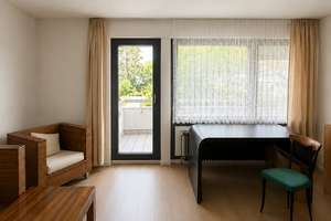 Stuttgart-West: Urbanes Wohnen im Grünen – charmante 2-Zimmer-Wohnung auf parkähnlichem Grundstück – Die vollständige Adresse der Immobilie erhältst du vom Anbieter., 70197 Hasenberg, Stuttgart – Vorschaubild 3