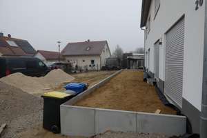 Nur 16 km von Aichach entfernt! Modernes Wohnen: Neubau Doppelhaushälften in Handzell zu vermieten – Die vollständige Adresse der Immobilie erhältst du vom Anbieter., 86551 Aichach – Vorschaubild 2