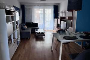 Moderne 2,5-Zimmer-Wohnung mit Balkon, Aufzug und Stellplatz in Unterbilk