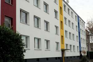 helle, großzügig geschnittene 2 OG 2 Zimmer Wohnung in ruhiger Lage mit Loggia und großem Garten – Reinhardstr. 1A-C, 52078 Forst, Aachen – Vorschaubild 2