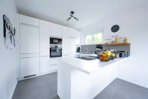 WONHNTRAUM OHNE WARTEZEIT+EXKLUSIVES EINFAMILIENHAUS+5 ZIMMER+2 BÄDER+POOL+D-GARAGE+ENERGIE A (+) – Die vollständige Adresse der Immobilie erhältst du vom Anbieter., 14624 Dallgow-Döberitz – Vorschaubild 8