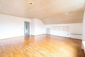 Lichtdurchflutete Dachgeschosswohnung in grüner ruhiger Lage – Die vollständige Adresse der Immobilie erhältst du vom Anbieter., 47807 Fischeln, Krefeld – Vorschaubild 2
