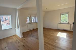 Klassisch & Schön. Luxuriös sanierte 2-Zimmer-Wohnung im beliebten Stuttgarter Westen. – Paulusstraße 22, 70197 Vogelsang, Stuttgart – Vorschaubild 2