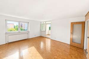 Viel Platz, viel Licht, viel Potenzial – 3 Zimmer mit Südbalkon in Aubing – 81243 Aubing-Süd, München – Vorschaubild 2