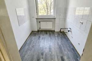 Helle 3-Zimmer-Wohnung mit Blick ins Grüne, überdachtem Balkon, Aufzug und TG in Nürnberg-Langwasser – Wettersteinstraße -, 90471 Langwasser Nordwest, Nürnberg – Vorschaubild 8