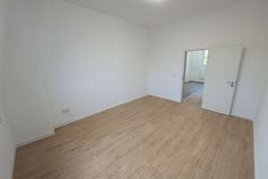 Helle 4-Zimmer-Dachgeschosswohnung mit hohen Decken - gut angebunden & zentral in Sonnborn – Sonnborner Str. 42, 42327 Elberfeld West, Wuppertal – Vorschaubild 9