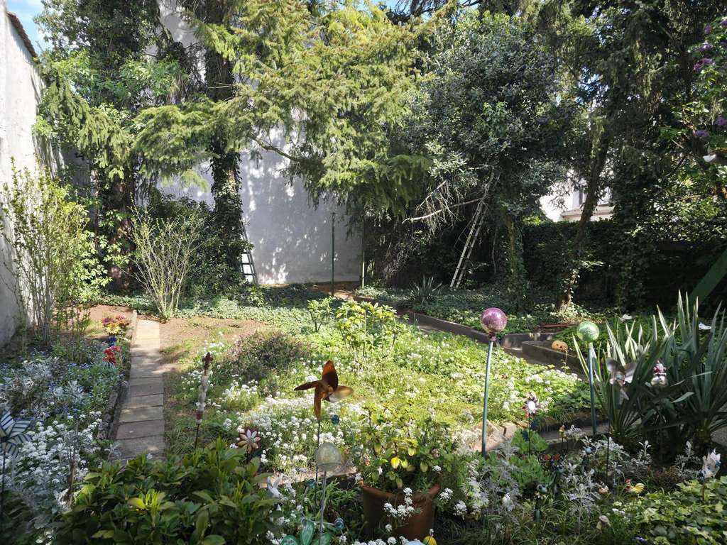 Immobilie in Weinheim - Einfamilienhaus mit schnuckeligem Garten und Nebengebäude - Bild 3