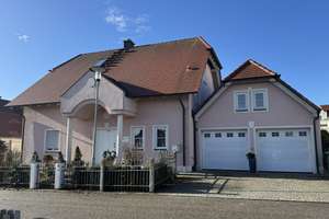 Stilvoll leben - großzügig wohnen: Traumhaftes Einfamilienhaus in ruhiger Lage in Essenbach – Die vollständige Adresse der Immobilie erhältst du vom Anbieter., 84051 Essenbach – Vorschaubild 5