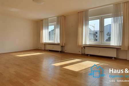 *** große, helle und schöne 4-Zimmer-Wohnung, nähe Ponttor ***