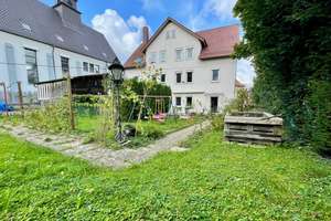 Preisreduziert! Zentrumsnahe Doppelhaushälfte mit großem Garten und Garage in Waiblingen zu verkaufe – Die vollständige Adresse der Immobilie erhältst du vom Anbieter., 71332 Waiblingen – Vorschaubild 1