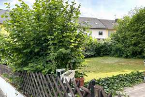 Oberdürrbach/Würzburg - geräumiges Einfamilienhaus mit Einliegerwohnung und großen Garten – Die vollständige Adresse der Immobilie erhältst du vom Anbieter., 97080 Dürrbachtal, Würzburg – Vorschaubild 2