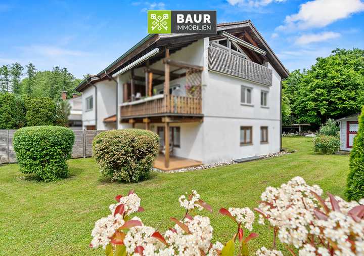 360°| Gemütliches Dachgeschoss mit Holzbalken, Balkon & eigenem Gartenanteil