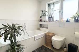 Neuwertig - Wohnung mit gehobener Ausstattung im DG - Lofteffekt - Balkon - Garage - Stellplatz – Baumgartenstraße 3, 90574 Roßtal – Vorschaubild 5
