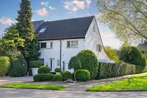 Stadtwald! Lichtdurchflutetes Raumwunder für die große Familie mit Garten-Oase in traumhafter Lage – Die vollständige Adresse der Immobilie erhältst du vom Anbieter., 47800 Bockum, Krefeld – Vorschaubild 2