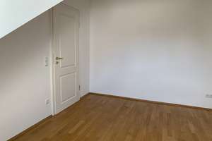 Helle 4-Zimmer-DG-Wohnung mit Einbauküche, Mü.-Giesing, auch für WG – Die vollständige Adresse der Immobilie erhältst du vom Anbieter., 81539 Obergiesing, München – Vorschaubild 14