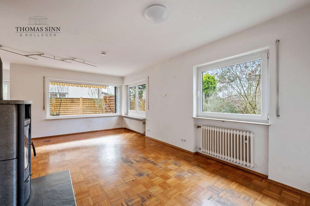 Immobilie in Neckarsulm - Doppelhaushälfte mit Potenzial - großer Hof - Garten - viel Platz für die Familie - Bild 4