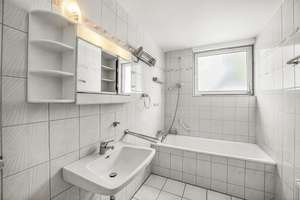 3-Zimmer-Wohnung in Freiburg-Betzenhausen: Balkon, Tiefgaragenplatz, Parkett & Stadtbahn vor der Tür – 79114 Alt-Betzenhausen, Freiburg im Breisgau – Vorschaubild 10