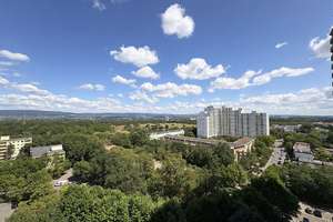 Mainz-Gonsenheim: 1 ZKB-Apartment mit Aufzug, Balkon und Panoramablick – Die vollständige Adresse der Immobilie erhältst du vom Anbieter., 55124 Gonsenheim, Mainz – Vorschaubild 2