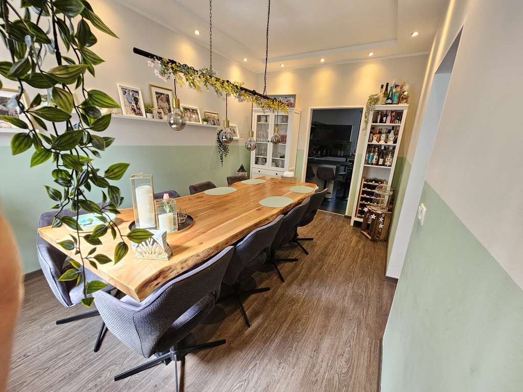 Schönes großes Stadthaus in idealer Lage