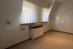 Gepflegtes Zweifamilienhaus im ruhigen Stadtteil von Fellbach – Die vollständige Adresse der Immobilie erhältst du vom Anbieter., 70734 Fellbach – Vorschaubild 21