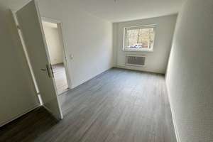 Frisch renovierte 2-Zimmer-Wohnung mit sonnigem Balkon und großzügiger Küche in Gebhardshagen – Sternbergstraße 55, 38229 Gebhardshagen, Salzgitter – Vorschaubild 6