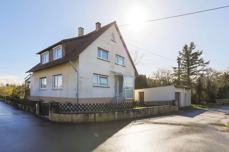 2-unit ZFH – Mühlacker/Sengach – wintergarten & large plot - 2