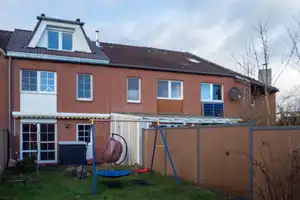 Teilsaniertes Reihenhaus in Quickborn-Heide - Raumwunder mit Energieeffizenzklasse A – Pinneberg (Kreis) – Vorschaubild 4