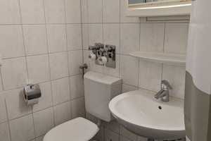 Möblierte Wohnung mit Balkon in Aachen-Mitte zu vermieten – Joseph-von-Görres-Straße 49, 52068 Aachen – Vorschaubild 10
