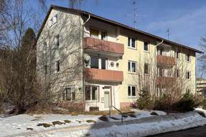 Aufteiler und Sanierer aufgepasst! Profi-Objekt für Komplettsanierung. Neun Wohnungen in Furtwangen – Die vollständige Adresse der Immobilie erhältst du vom Anbieter., 78120 Furtwangen im Schwarzwald – Vorschaubild 1