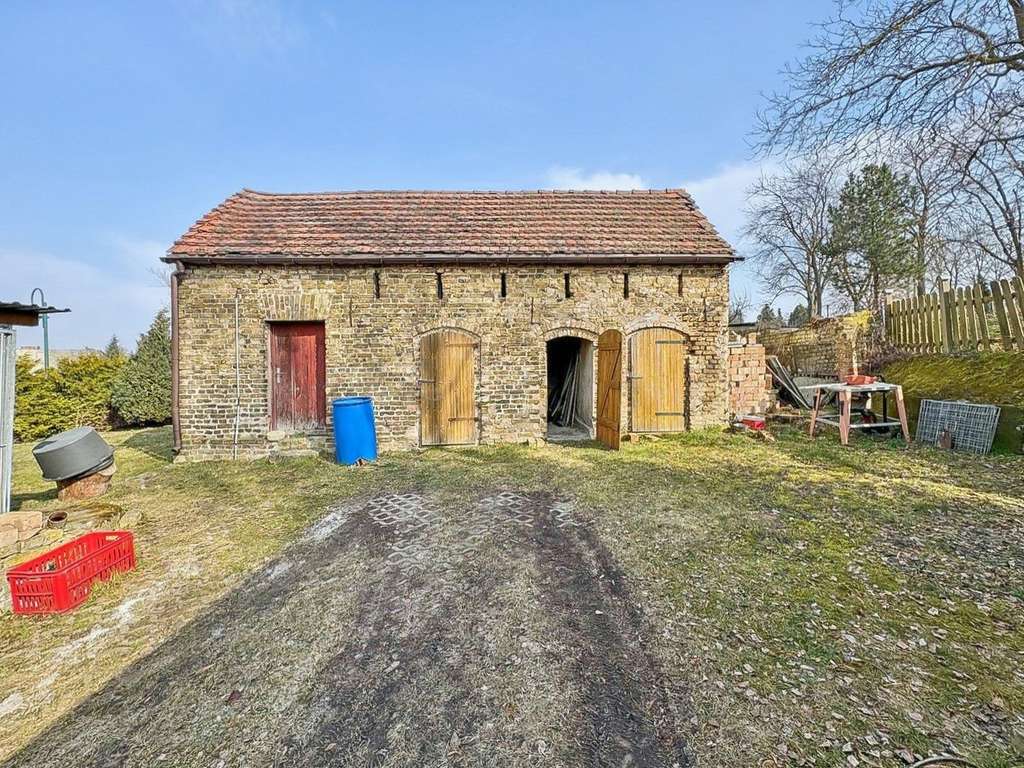 Immobilie in Rüdersdorf bei Berlin - Mehrfamilienhaus mit Sanierungspotenzial auf großem Grundstück in attraktiver Lage von Rüdersdorf - Bild 4