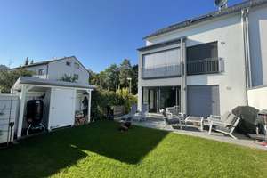 Neuwertiges Einfamilieneckhaus mit Einliegerwohnung 