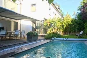 Architekten-Doppelhaushälfte mit Pool in Toplage Regensburg- West- kernsaniert – Die vollständige Adresse der Immobilie erhältst du vom Anbieter., 93049 Westenviertel, Regensburg – Vorschaubild 2