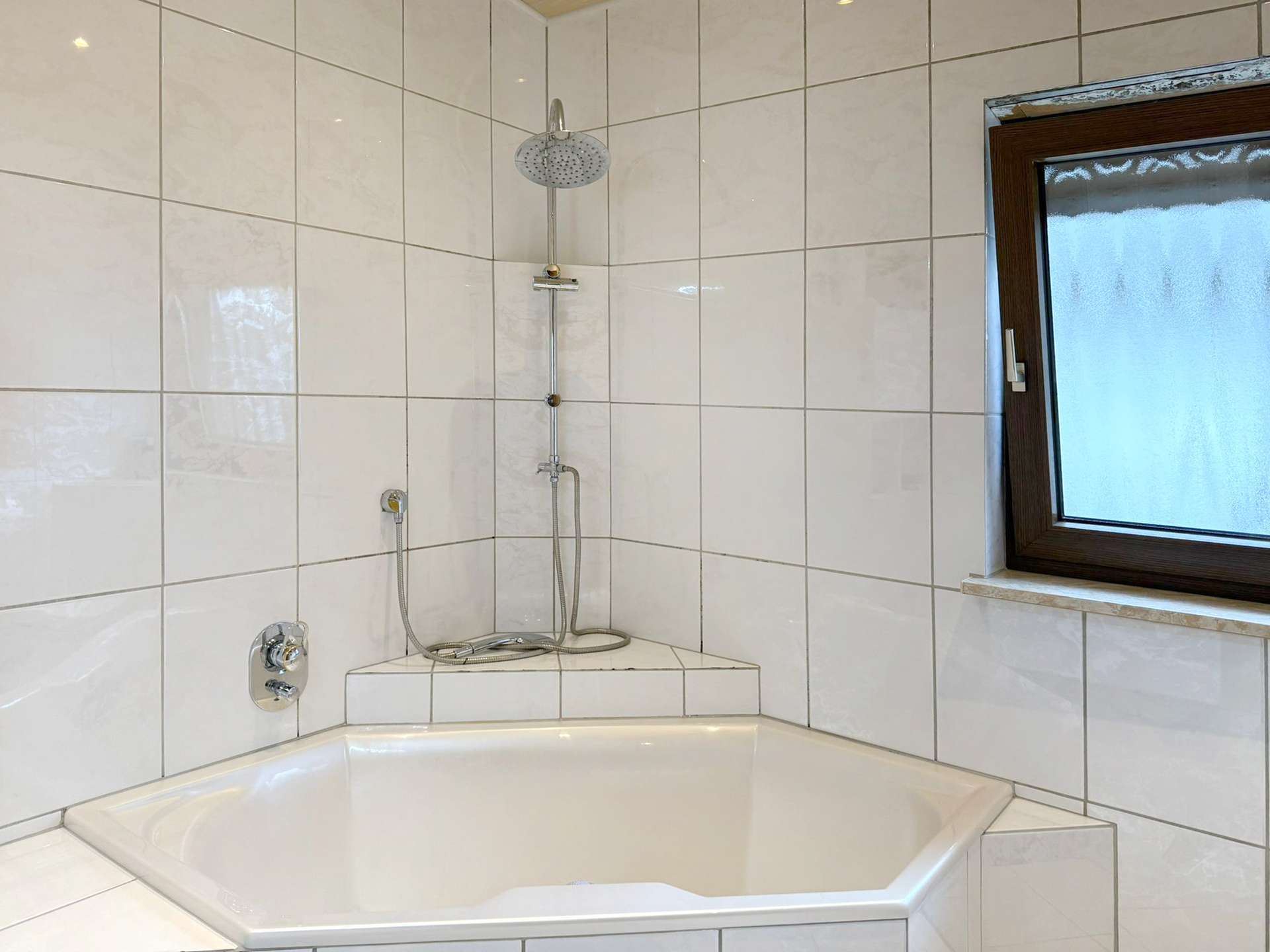 Immobilie in Hambrücken - Historischer Charme trifft moderne Technik: Familienidyll mit PV-Anlage & Naturteich in Hambrücken - Bild 7