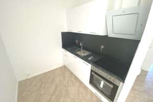 2 Zimmer-Juwel: Balkon, Einbauküche & Fernseher inklusive – Wolgograder Allee 68, 9123 Hutholz, Chemnitz – Vorschaubild 1