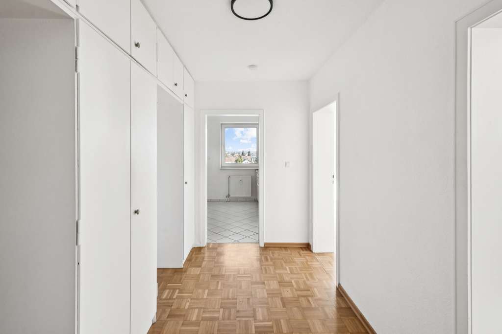 Immobilie in Burgdorf - Wohnen über den Dächern von Burgdorf – Schöne 
3-Zimmer-Eigentumswohnung mit Loggia und Aufzug - Bild 3