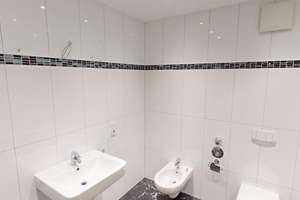 Großzügige Erdgeschosswohnung mit Badewanne – Die vollständige Adresse der Immobilie erhältst du vom Anbieter., 42659 Solingen-Mitte, Solingen – Vorschaubild 4