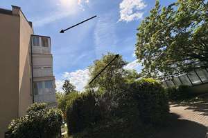 Solide 3 Zimmer Dachgeschosswohnung mit Ausblick und Wintergarten in grüner Hinterhof Idylle – Am Gangsteig 21, 85551 Kirchheim bei München – Vorschaubild 2