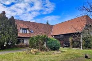 Schönes Bauernhaus mit großem Grundstück