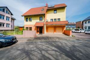 Bad Homburg Ober-Erlenbach: Freistehendes Einfamilienhaus mit Garten & zwei Garagen – Die vollständige Adresse der Immobilie erhältst du vom Anbieter., 61352 Bad Homburg vor der Höhe – Vorschaubild 2