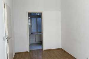 ***TOLLE 2 RAUMWOHNUNG MIT VIEL POTENZIAL IN BESTER LAGE*** – Eisenacher Straße 8, 4357 Leipzig – Vorschaubild 9