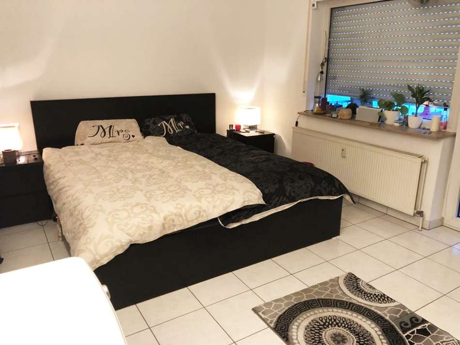 Schlafzimmer)