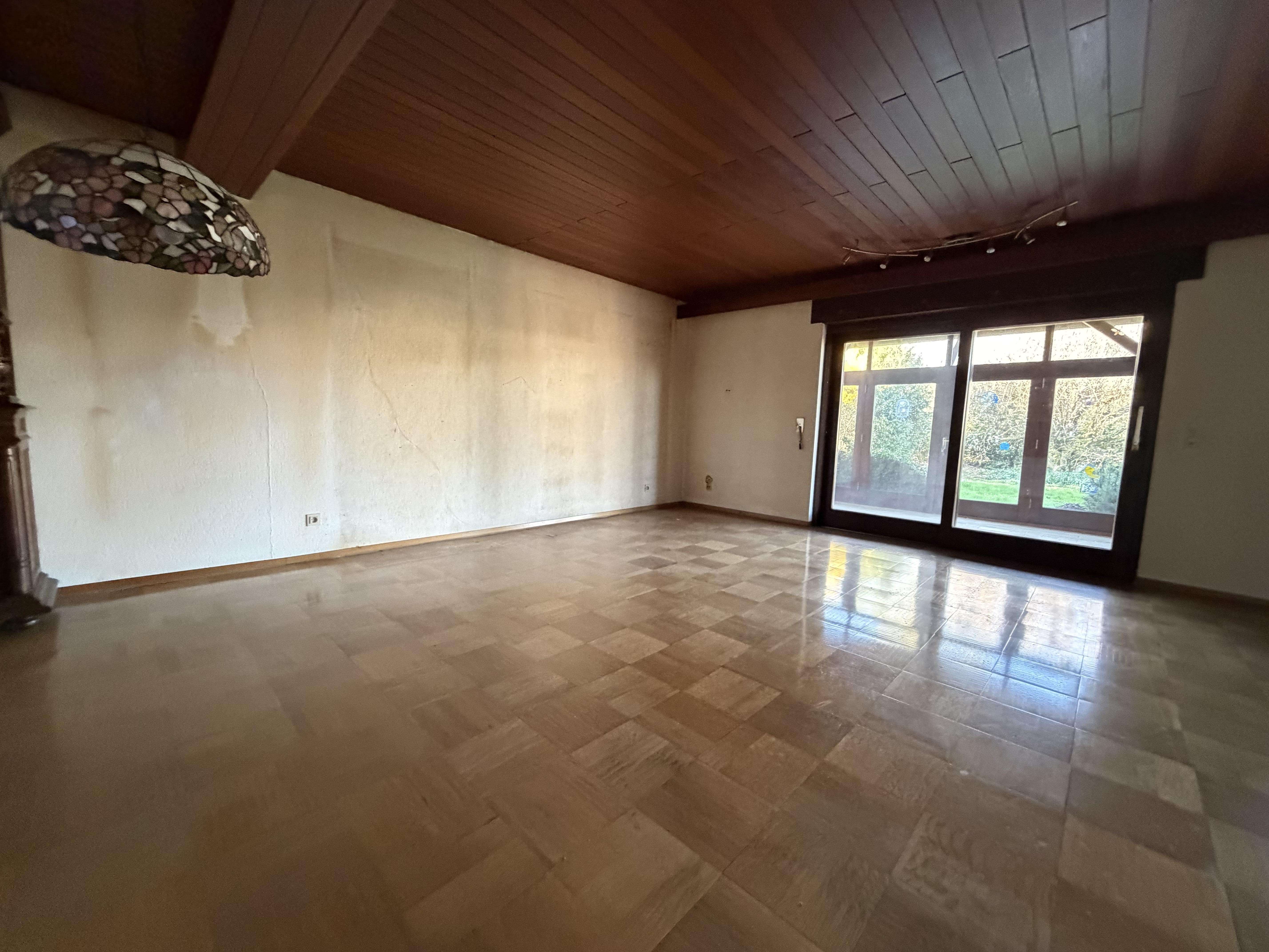 Immobilie in Wallerfangen - Schönes, großzügiges Einfamilienhaus in bevorzugter Wohnlage - Bild 8