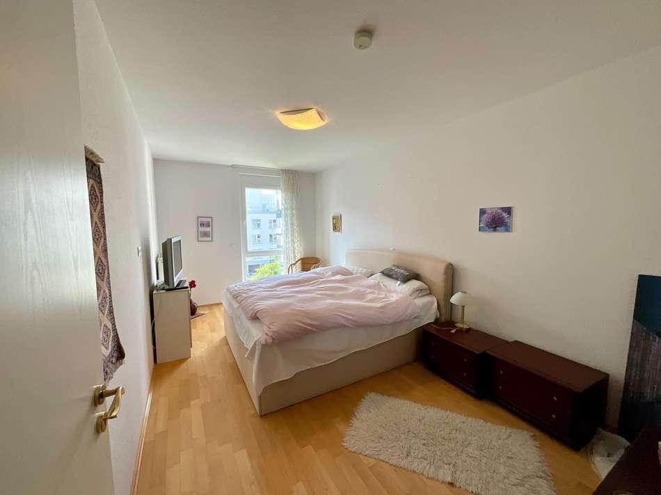 Schlafzimmer mit Ankleide im N